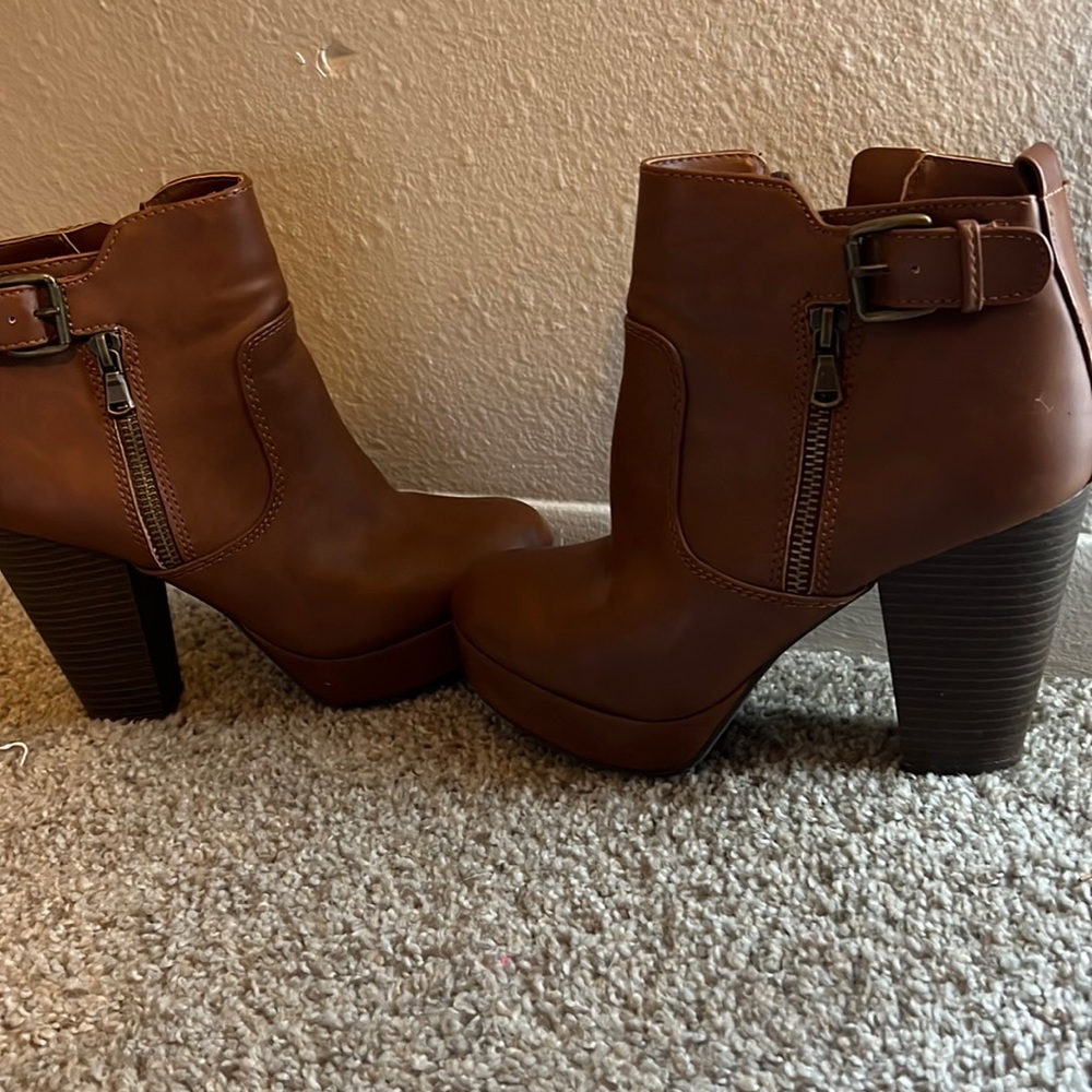 Brown heel boots